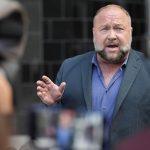 Sandisk stock forms a bearish divergence, enters a risky Wyckoff phase